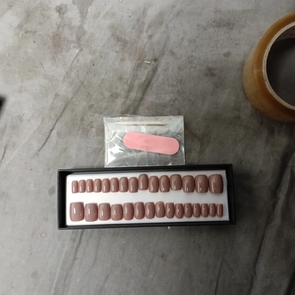 OPULNAILS LONDON PRESS-ON NAILS KIT – NUDE PINK, ASSORTED SIZES