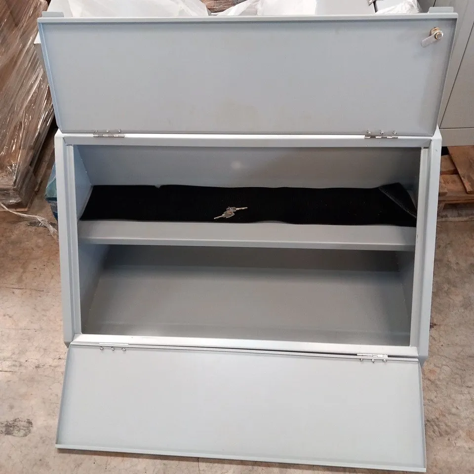 STEEL SLOPE TOP DISPENSING STORAGE UNIT