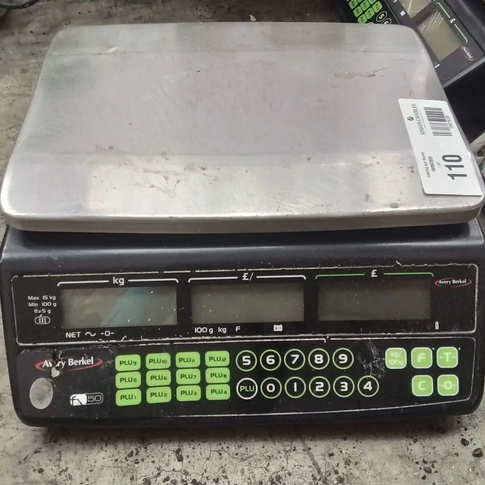 AVERY BERKEL FX50 RETAIL SHOP WEIGHING SCALE. 