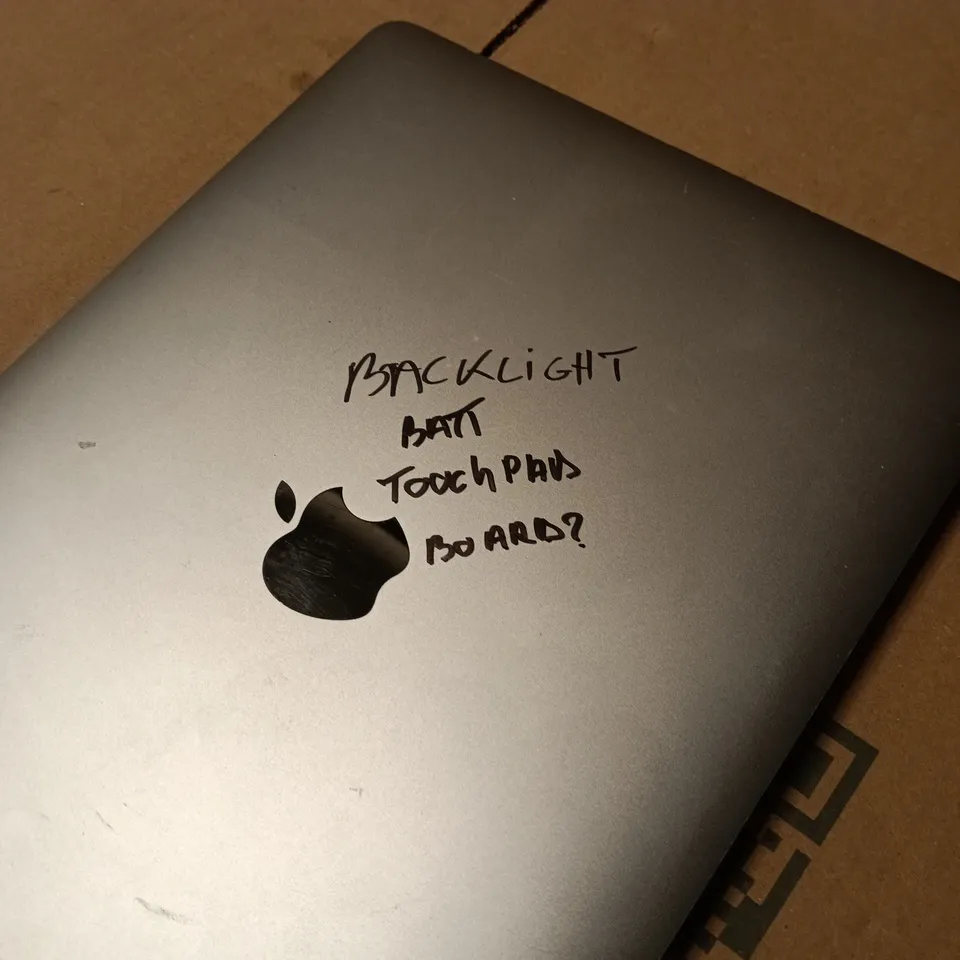 APPLE MACBOOK PRO