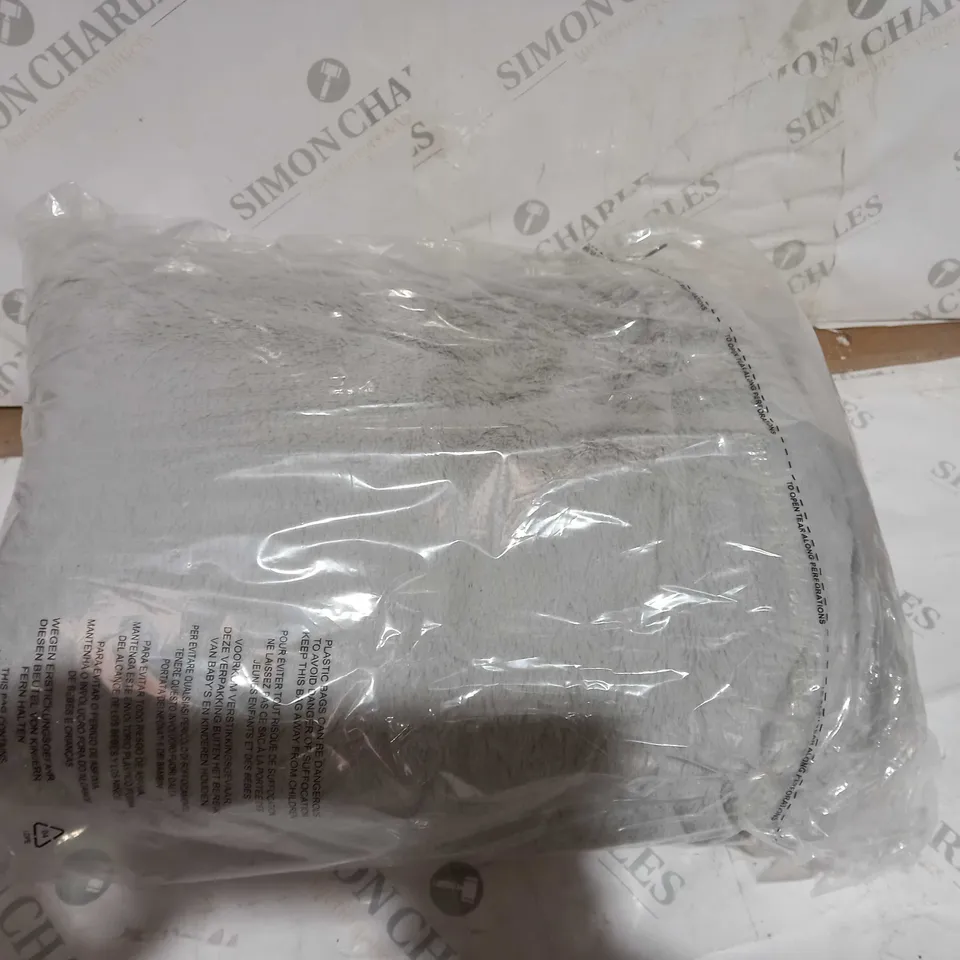 COZEE HOME VELVETSOFT HEATED THROW IN LIGHT GREY