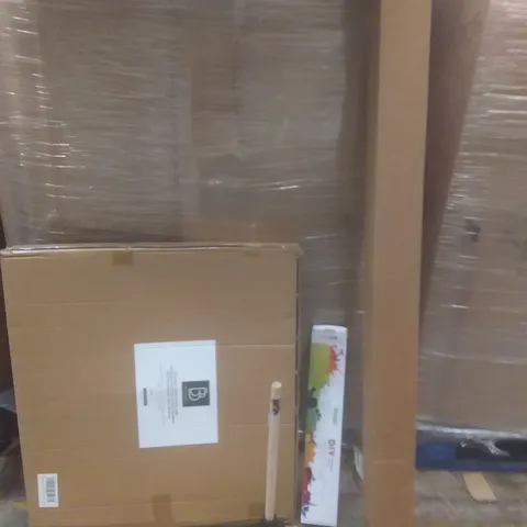 PALLET OF ASSORTED ITEMS INCLUDING PITCHING TARGETS TRIKE ZONE, PAINTING BY NUMBERS, PLUNGER, PALE GOLD BEZELS
