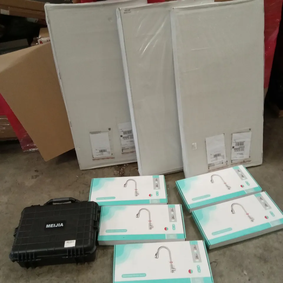 PALLET OF ASSORTED HOUSEHOLD GOODS & PRODUCTS TO INCLUDE; HEATED TOWEL RAILS, KITCHEN FAUCETS, WATER PROOF PROTECTIVE CARRY CASES ETC