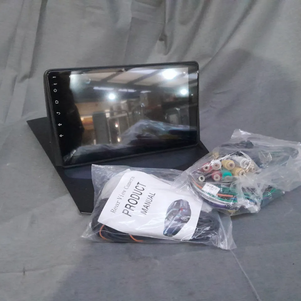 BOXED VEHICLE REAR VIEW CAMERA AND DISPLAY KIT 