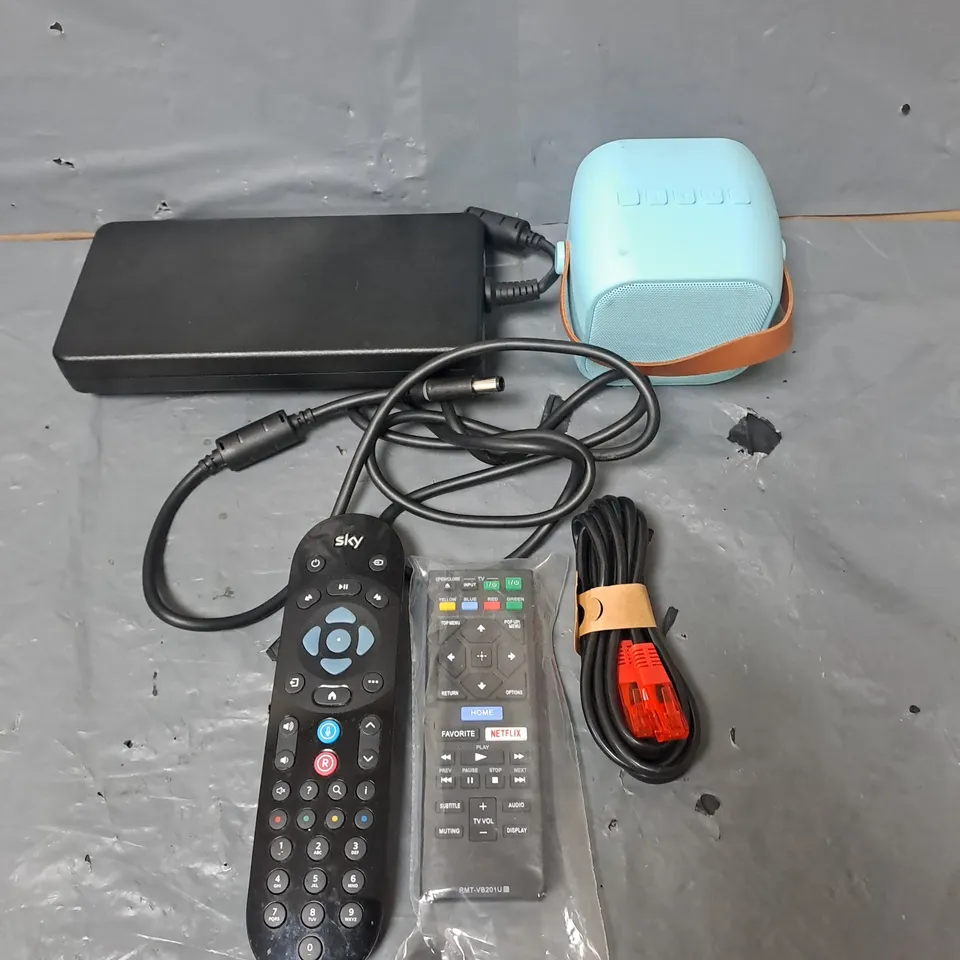 APPROXIMATELY 20 ELECTRICAL ITEMS TO INCLUDE mini speaker, POWER SUPPLY AND TELEPHONE CABLES