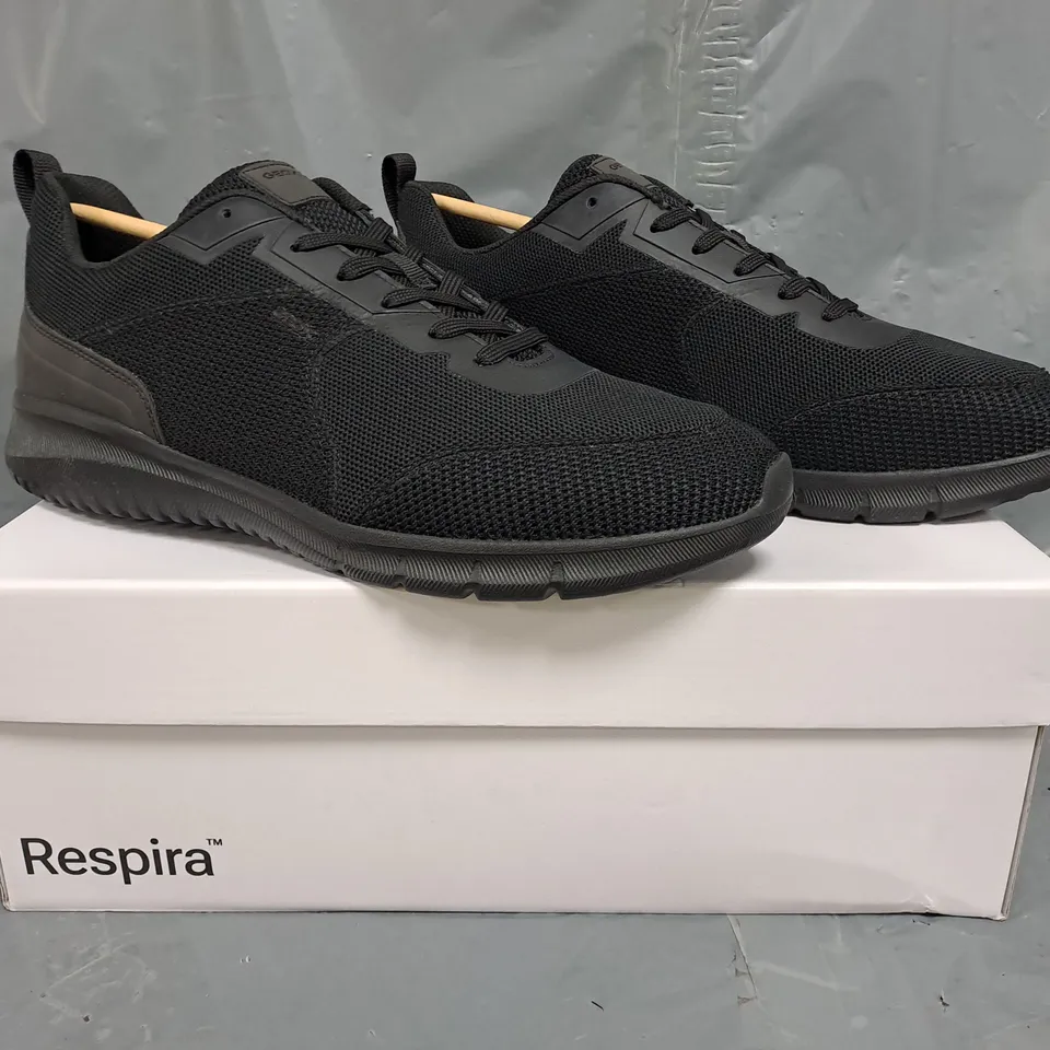 BOXED PAIR OF GEOX RESPIRE SHOES IN BLACK SIZE UK 10.5