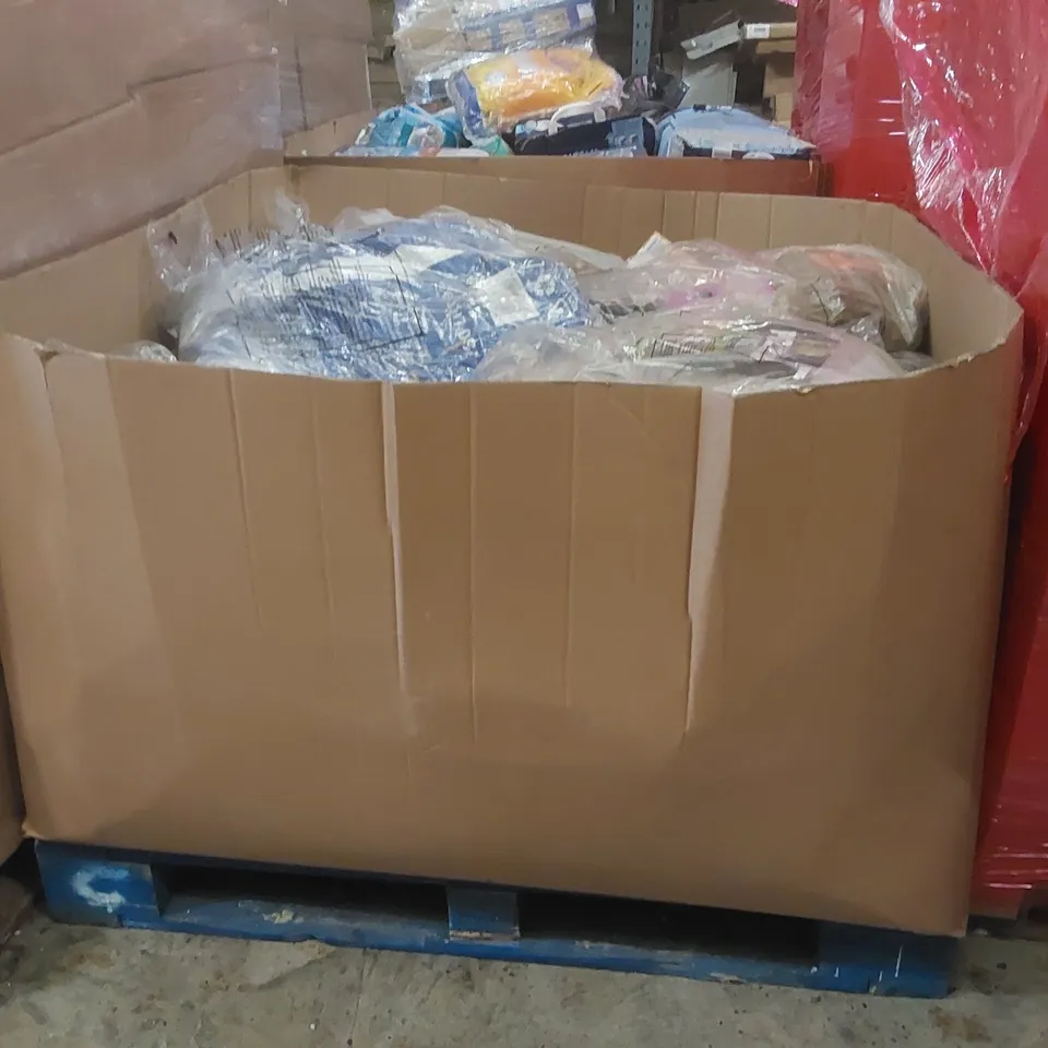 PALLET CONTAINING A LARGE QUANTITY OF ASSORTED ANIMAL PRODUCTS AND OTHER ITEMS INCLUDING: CAT LITTER, TORTOISE BEDDING, PIZZA OVEN PELLETS ECT