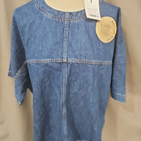 BEYOND NINE DEEDEE DENIM T-SHIRT - MID WASH, WOMEN'S XL