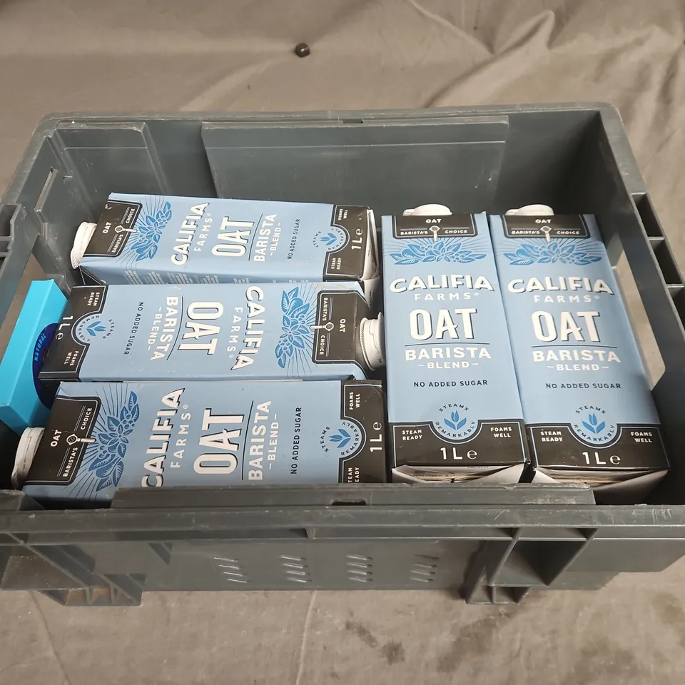 TOTE OF APPROXIMATELY 11 ASSORTED FOOD AND DRINK ITEMS TO INCLUDE CALIFIA FSRMS OAT MILK