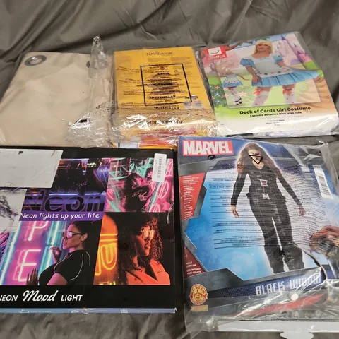 BOX OF APPROX 10 ASSORTED HOUSEHOLD ITEMS TO INCLUDE - COSTUMES, CURTAINS, PAPER, ETC