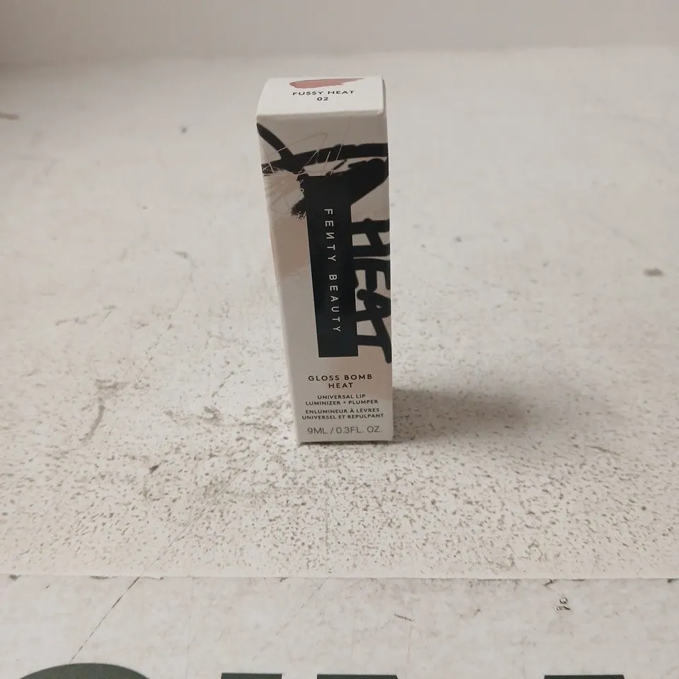 FENTY BEAUTY GLOSS BOMB HEAT UNIVERSAL LIP LUMINIZER AND PLUMPER 9ML FUSSY HEAT 02