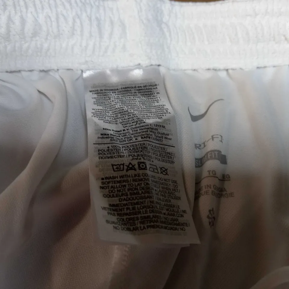 NIKE DRI FIT WHITE/LOGO SPORTS SHORTS - XL