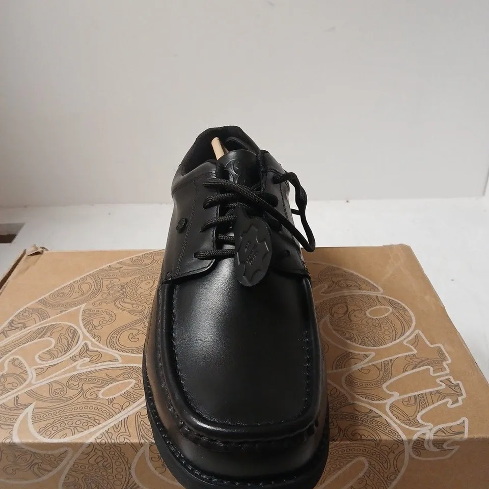 BOXED PAIR OF PRETTY GREEN HARROW LACE BLACK LEATHER SHOES – UK 10
