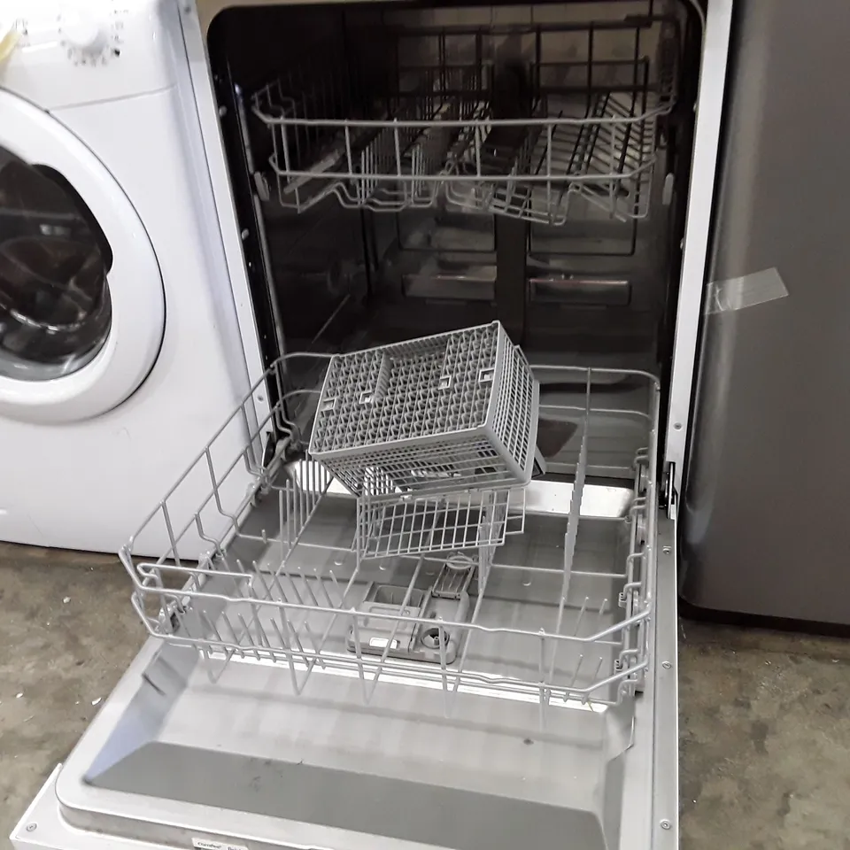 COMFEE' SLIMLINE FREESTANDING DISHWASHER FD934B-W - WHITE COLLECTION ONLY 