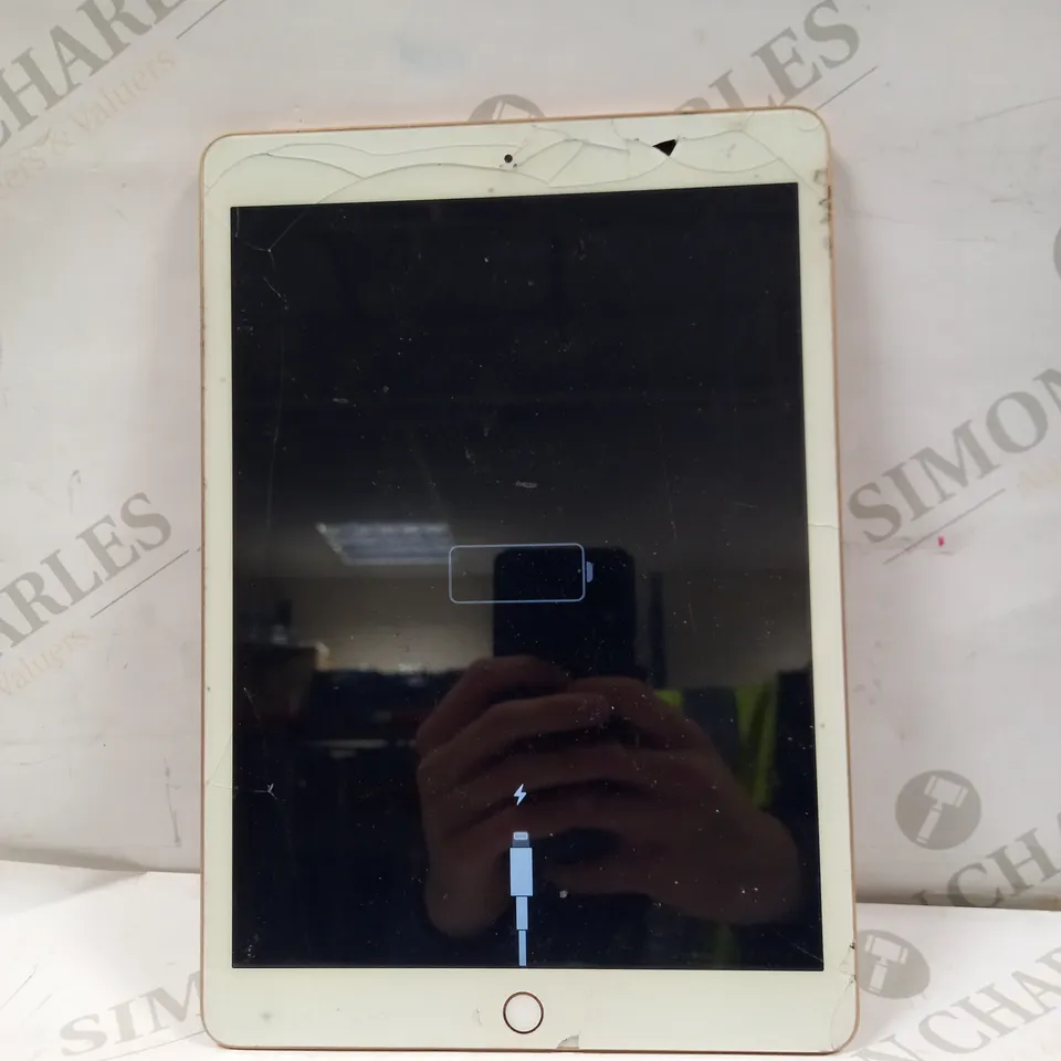 APPLE IPAD 10.2 A2197 IN GOLD