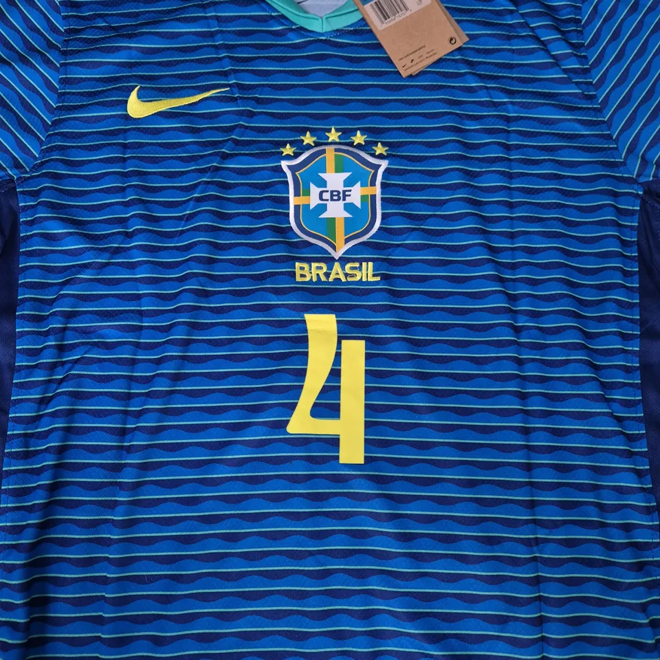 NIKE BRAZIL GABRIEL NUMBER 4 FOOTBALL TOP SIZE MEDIUM