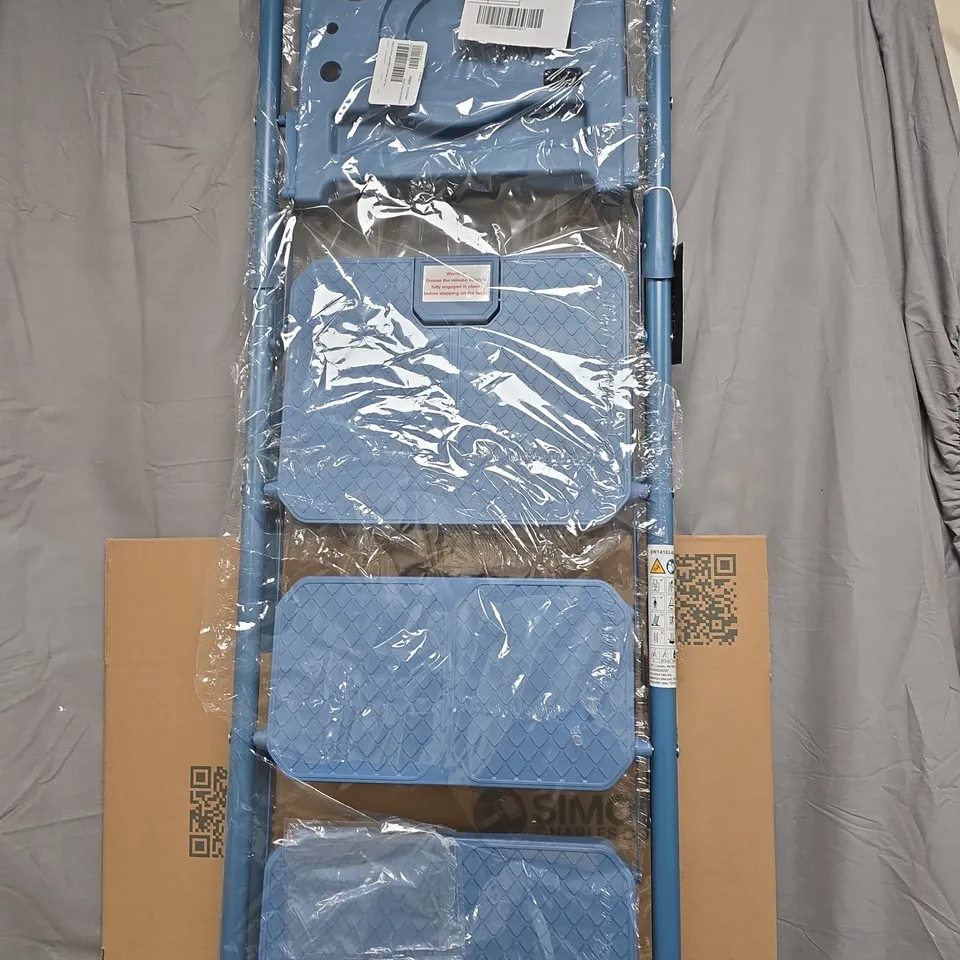 SIMPLI 3 STEP LIGHTWEIGHT LADDER WITH TOOL TRAY 