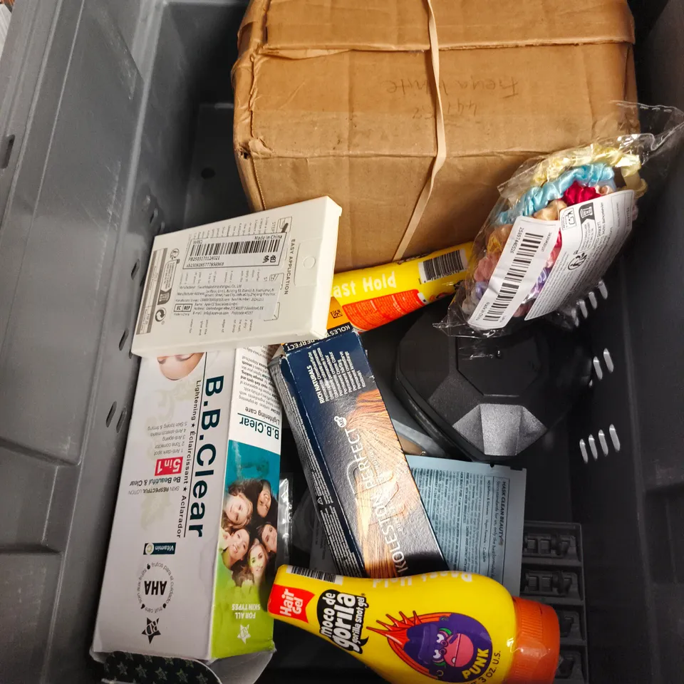 APPROXIMATEY 20 ASSORTED HEALTH AND BEAUTY PRODUCTS TO INCLUDE - BLUE MAGIC CONDITIONER - ELF CAMO CONCEALER IN DEEP CHESNUT - PEEP CLUB EYE SPRAY - ETC