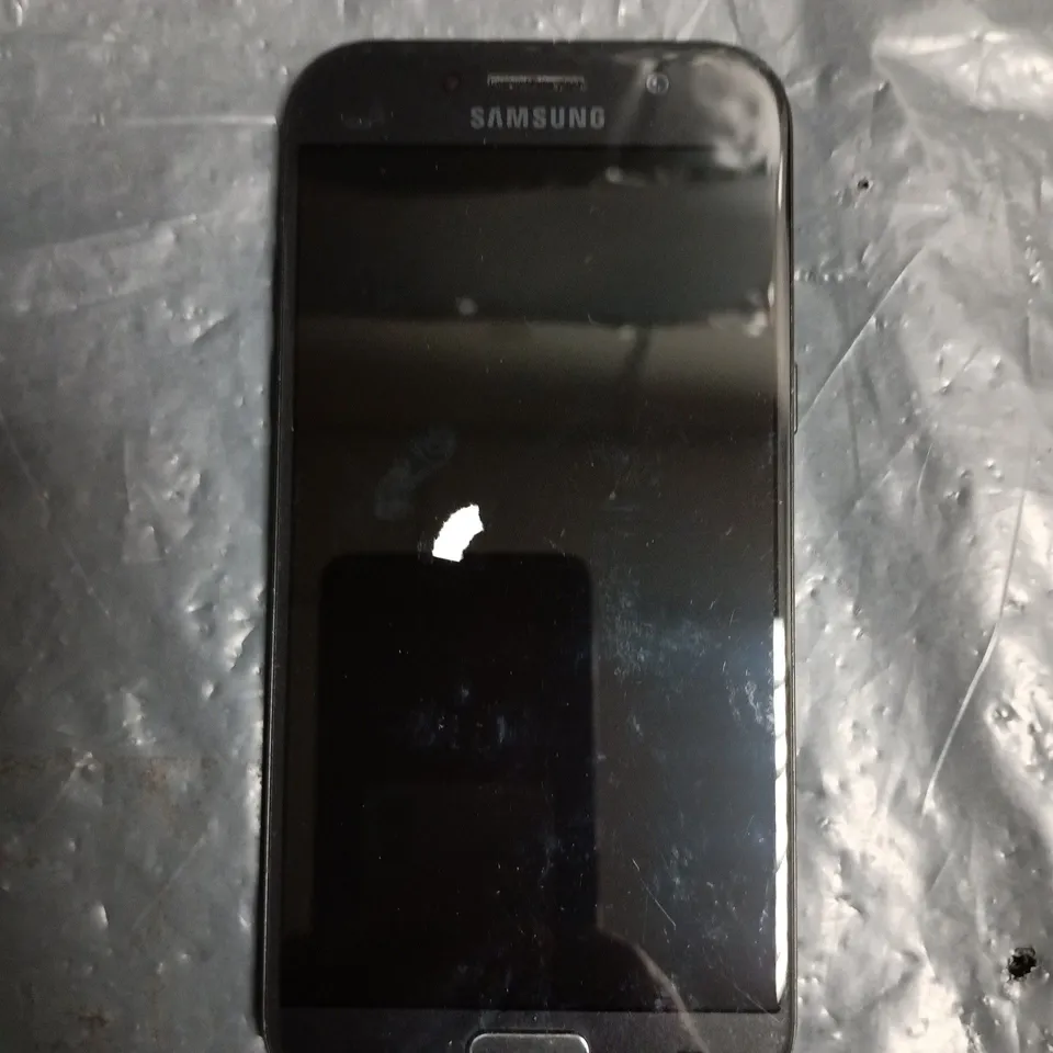 SAMSUNG GALAXY A5 (SM-A520F)