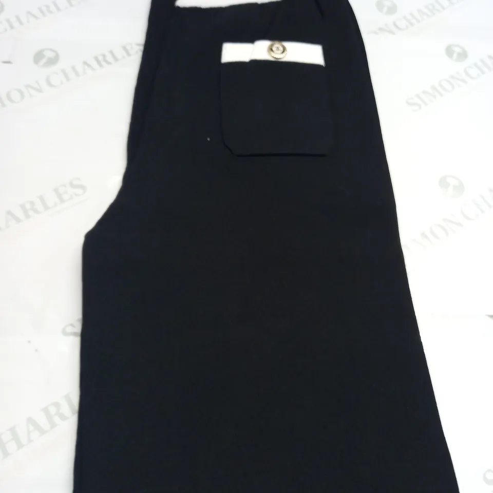 COCO CHANEL SHIRT AND PANTS SIZE M