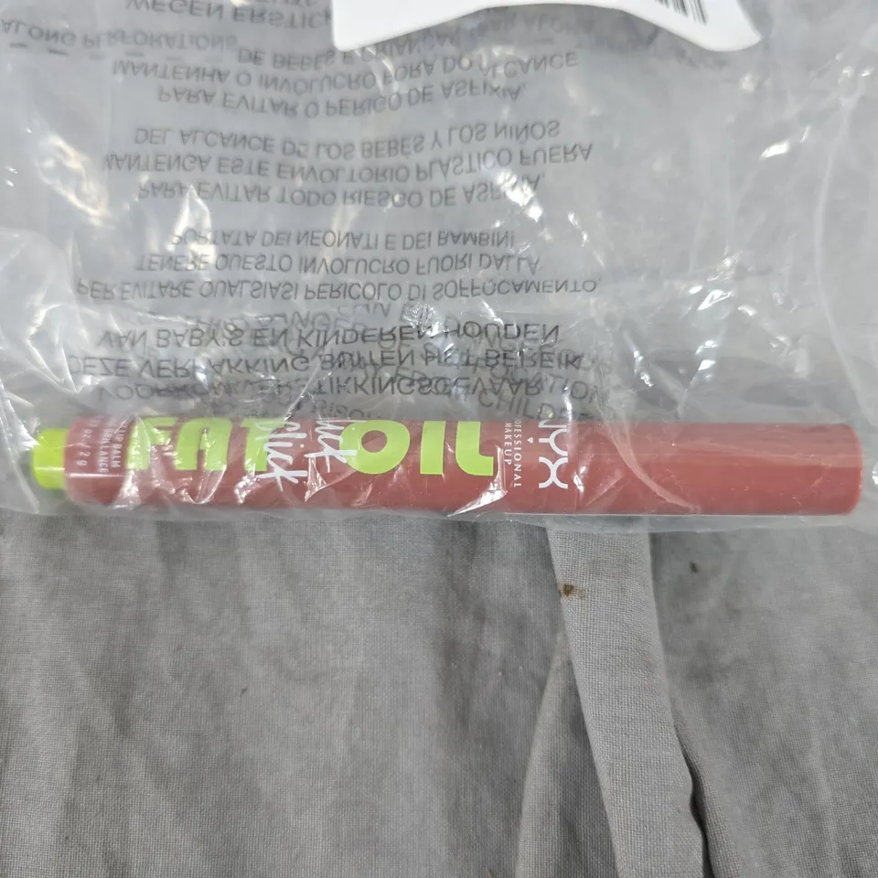 NYX FAT OIL SLICK CLICK