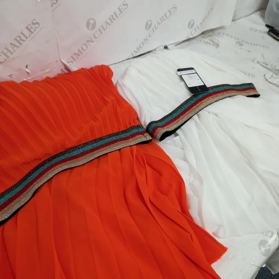 BOX OF APPROXIMATELY 10 CLOTHING ITEMS TO INCLUDE DRESSES, SKIRTS, TOPS ETC