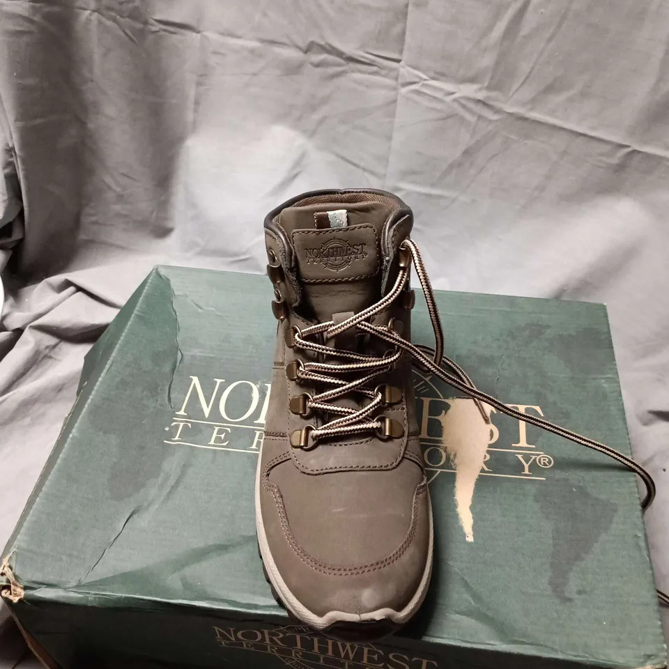 NORTHWEST TERRITORY WATERPROOF HIKING BOOTS – BROWN - UK SIZE 3