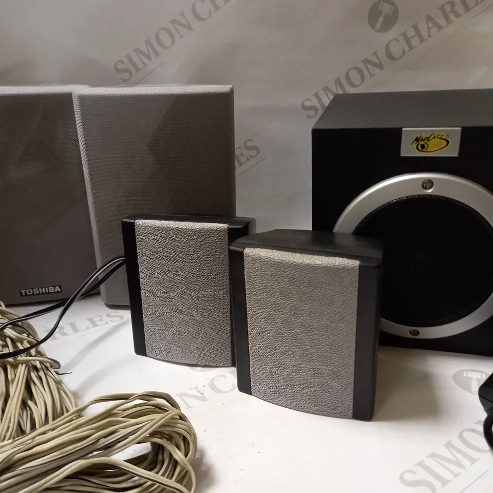 LOT OF ASSORTED SPEAKER SYSTEMS INCLUDING MADCATZ, TOSHIBA, ETC