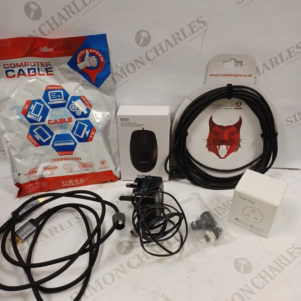 BOX TO CONTAIN APPROX. 15 X ASSORTED TECH PRODUCTS. INCLUDES COMPUTER MOUSE, CABLES, PLUGS ETC 