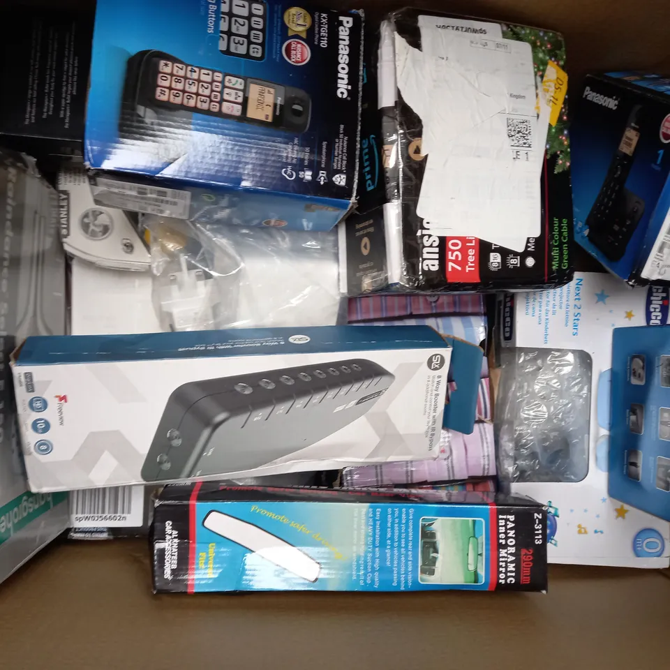 BOX OF APPROXIMATELY 15 ASSORTED HOUSEHOLD ITEMS TO INCLUDE SMOKE ALARM, MINI PIR SENSOR, DIGITAL PRESSURE GAUGE, ETC