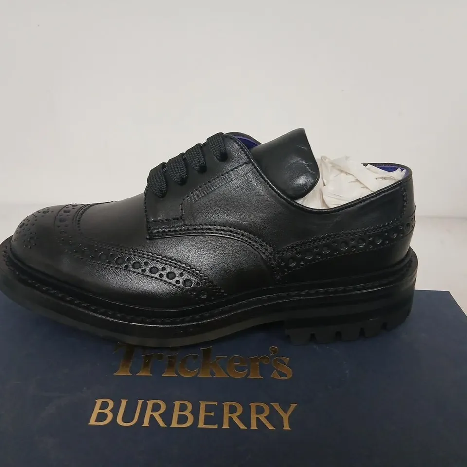 BURBERRY TRICKER'S DERBY SHOES – BLACK LEATHER BROGUES WITH RUBBER SOLE, BOXED
