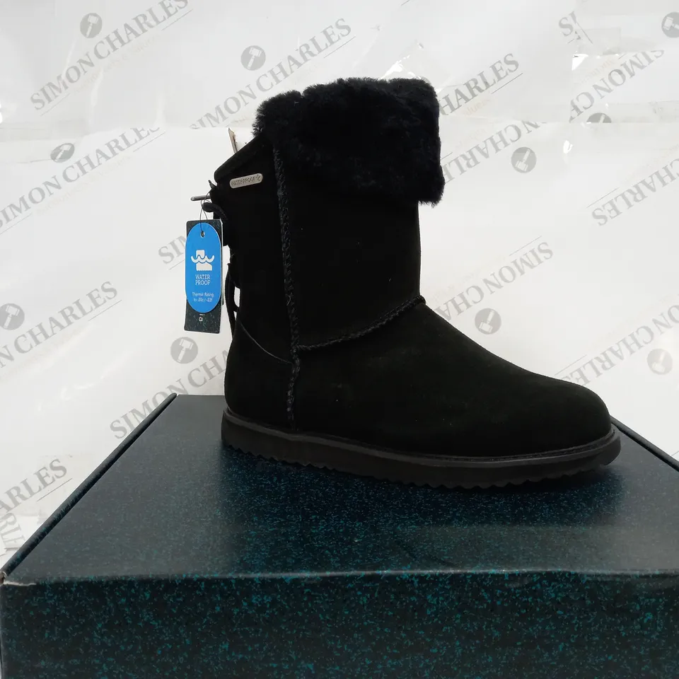 BOXED EMU BIRDWOOD BOOTS, BLACK - SIZE 5