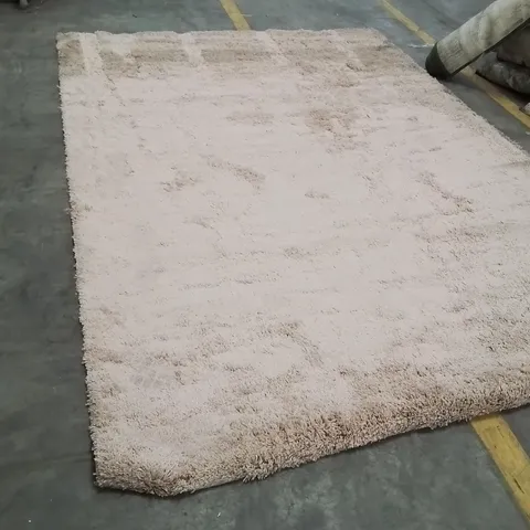 QUALITY DESIGNER AREA RUG APPROXIMATELY 290X200CM