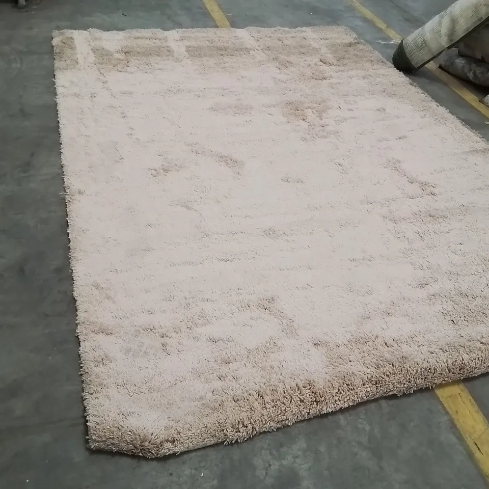 QUALITY DESIGNER AREA RUG APPROXIMATELY 290X200CM