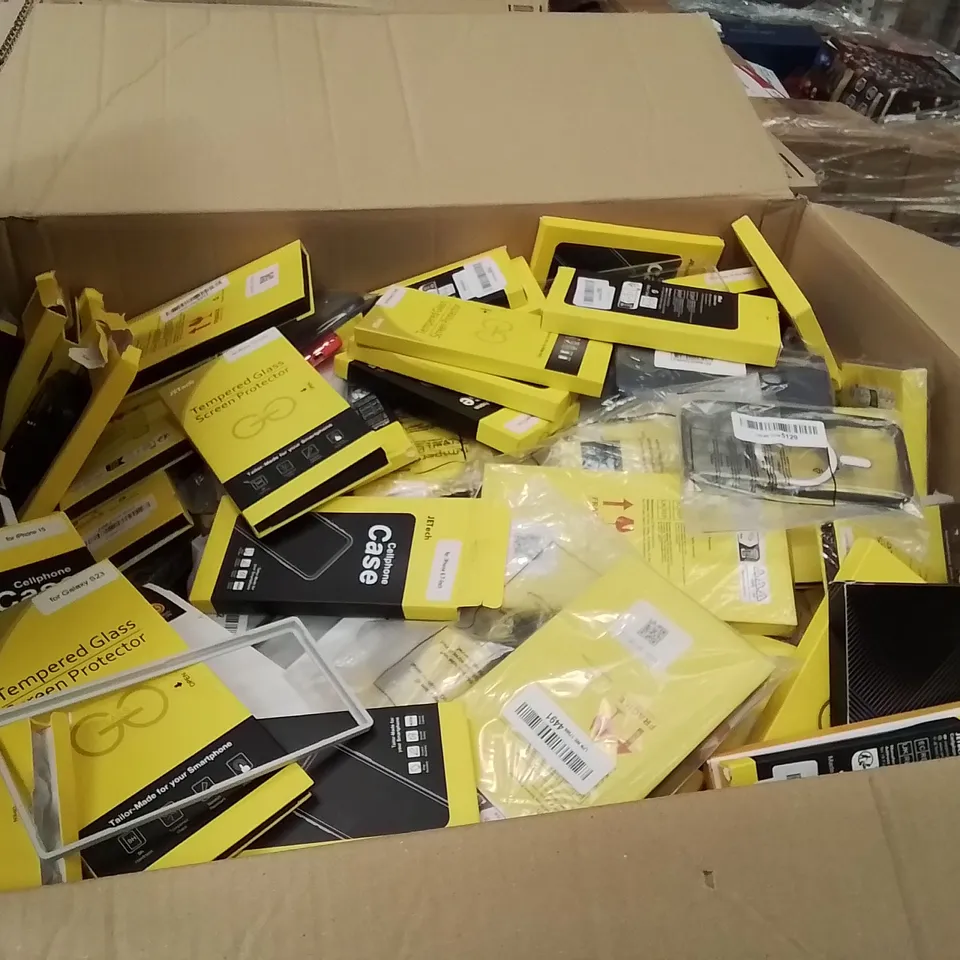 PALLET CONTAINING A LARGE QUANTITY OF PHONE CASES,SCREEN PROTECTORS 