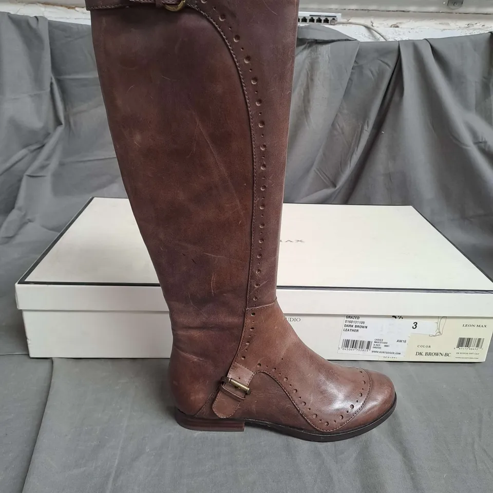 BOXED PAIR OF LEON MAX GRAZED CALF BOOT IN DARK BROWN LEATHER SIZE 3