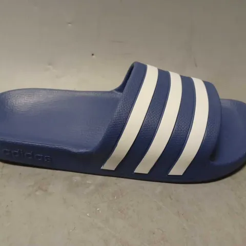 BOXED ADIDAS ADILETTE AQUA SLIDERS IN BLUE - SIZE UK 6 