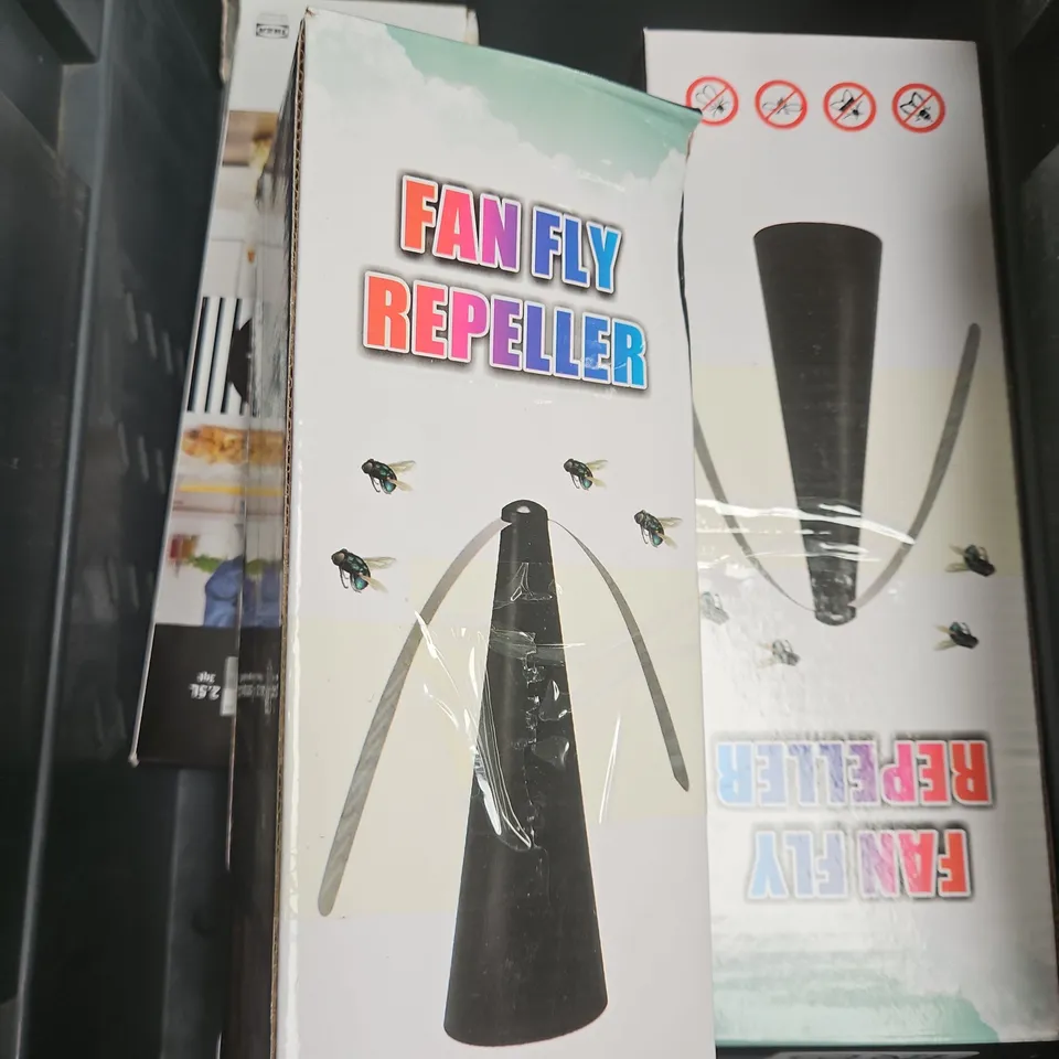 APPROXIMATELY 5 ASSORTED HOUSEHOLD PRODUCTS TO INCLUDE FAN FLY REPELLER & FOOD STORAGE BAGS 
