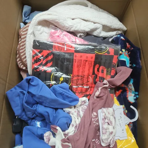 BOX OF APPROXIMATELY 25 ASSORTED KIDS CLOTHING ITEMS TO INCLUDE - TOP , SHORTS , T-SHIRT ETC