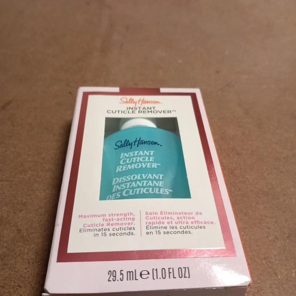 BOX OF APPROXIMATELY 10 ASSORTED BEAUTY ITEMS INCLUDING FAITH IN NATURE MOISTURISING SHAMPOO, SALLY HANSEN CUTICLE REMOVER AND WOW VOLUMIZER