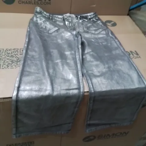 BOXED BRAND NEW APPROXIMATELY 5 JD WILLIAMS METALLIC WIDE LEG JEANS SILVER SIZE 16