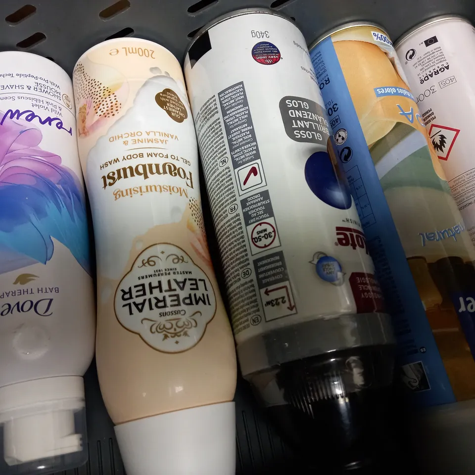 BOX OF APPROX 12 ASSORTED AEROSOLS TO INCLUDE LYNX BODY SPRAY, SENSET SKIN CLEANSING FOAM, ALTERNA CAVIAR WORKING HAIRSPRAY, ETC