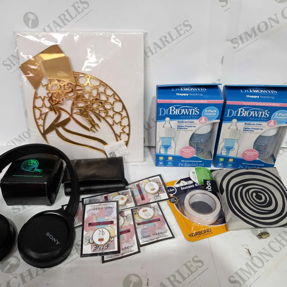 BOX TO CONTAIN APPROX 20 X ASSORTED HOUSEHOLD PRODUCTS, INCLUDES HEADSET, BABY BOTTLES, PINS ETC 