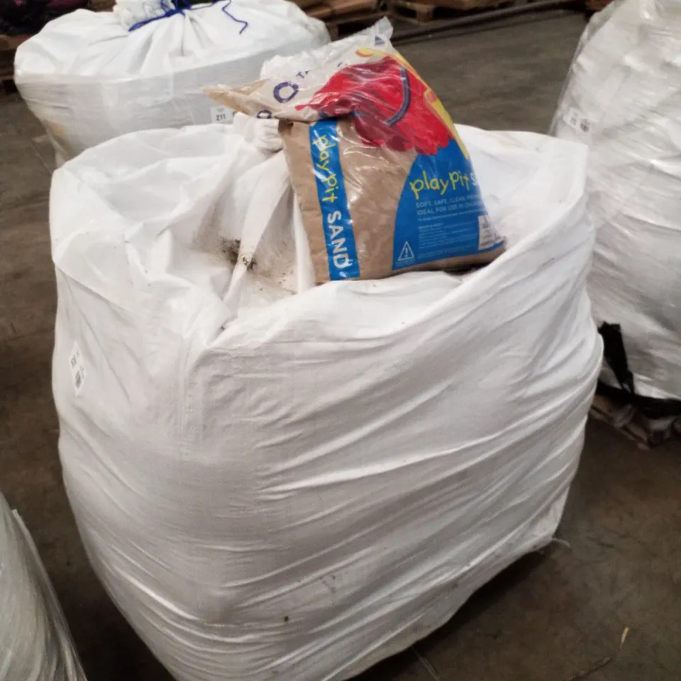 PALLET CONTAINING APPROXIMATELY 35 BAGS OF PLAY SAND