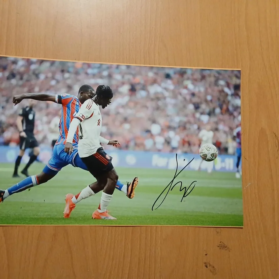 SIX ASSORTED AUTOGRAPHED PHOTOS/PICTURES TO INCLUDE; PETER CUSHING, JEREMY FRIMPONG, MICHAEL CONLON, CHRIS SUTTON, JACK NICKLAUS AND GIULIA