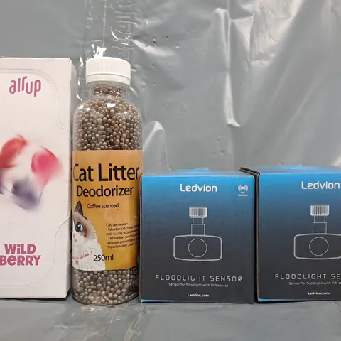 APPROXIMATELY 15 ASSORTED HOUSEHOLD ITEMS TO INCLUDE LEDVION FLOODLIGHT SENSOR, AIR UP AROMA POD, ETC