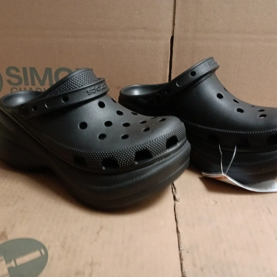 PAIR OF CROCS BAE CLOGS IN BLACK SIZE UK 7