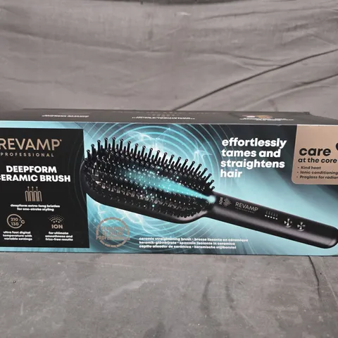 BOXED REVAMP PROFESSIONAL DEEPFORM CERAMIC BRUSH 