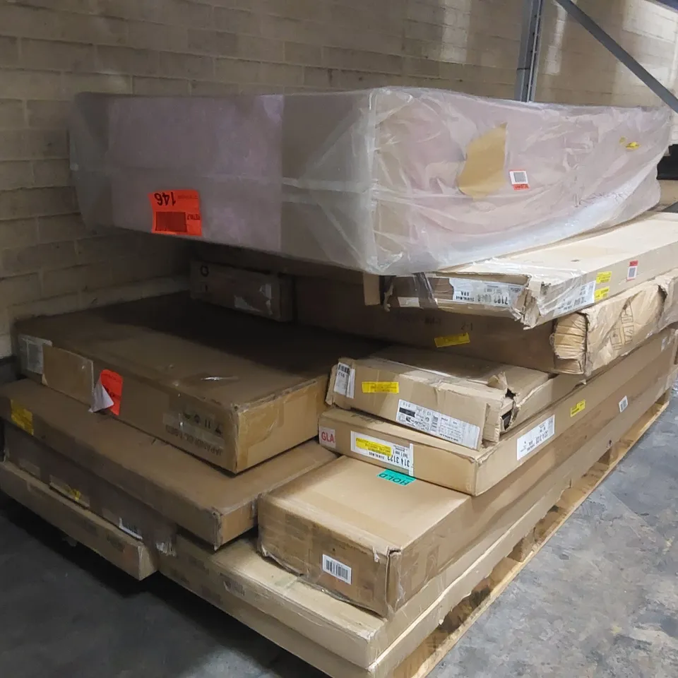 PALLET CONTAINING A LARGE ASSORTMENT OF FURNITURE PARTS ECT