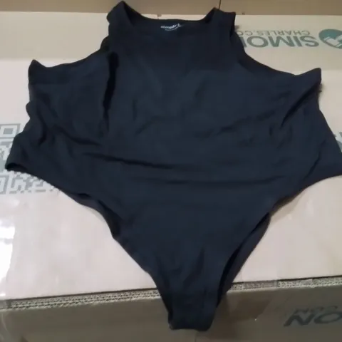BOXED BRAND NEW APPROXIMATELY 20 SIMPLY BE RACER BODYSUIT BLACK SIZE 26